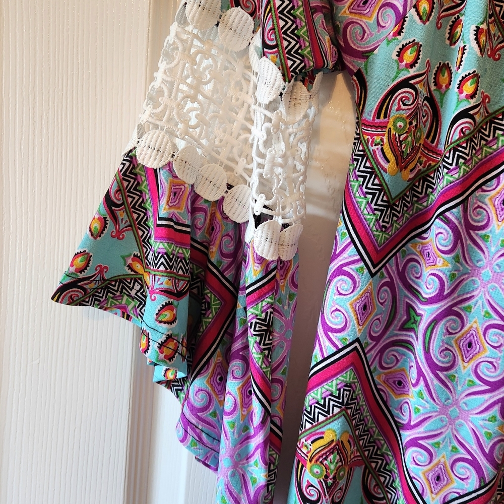 Boho Pinwheel Sleeve Tunic - Picture 3 of 3
